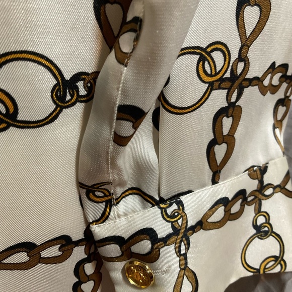 “ZARA” Tunic Style Chain Link Pattern Cream Coloured Long Sleeved Blouse. - Picture 10 of 13